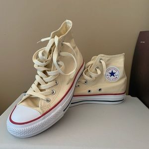 Cream Converse Size 6